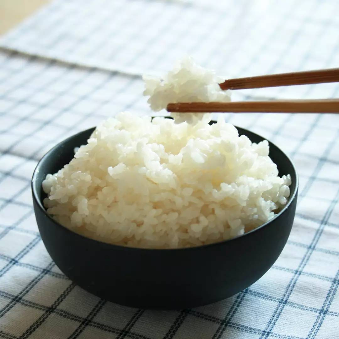 编辑朋友圈别拦我我还能再多吃三碗白米饭
