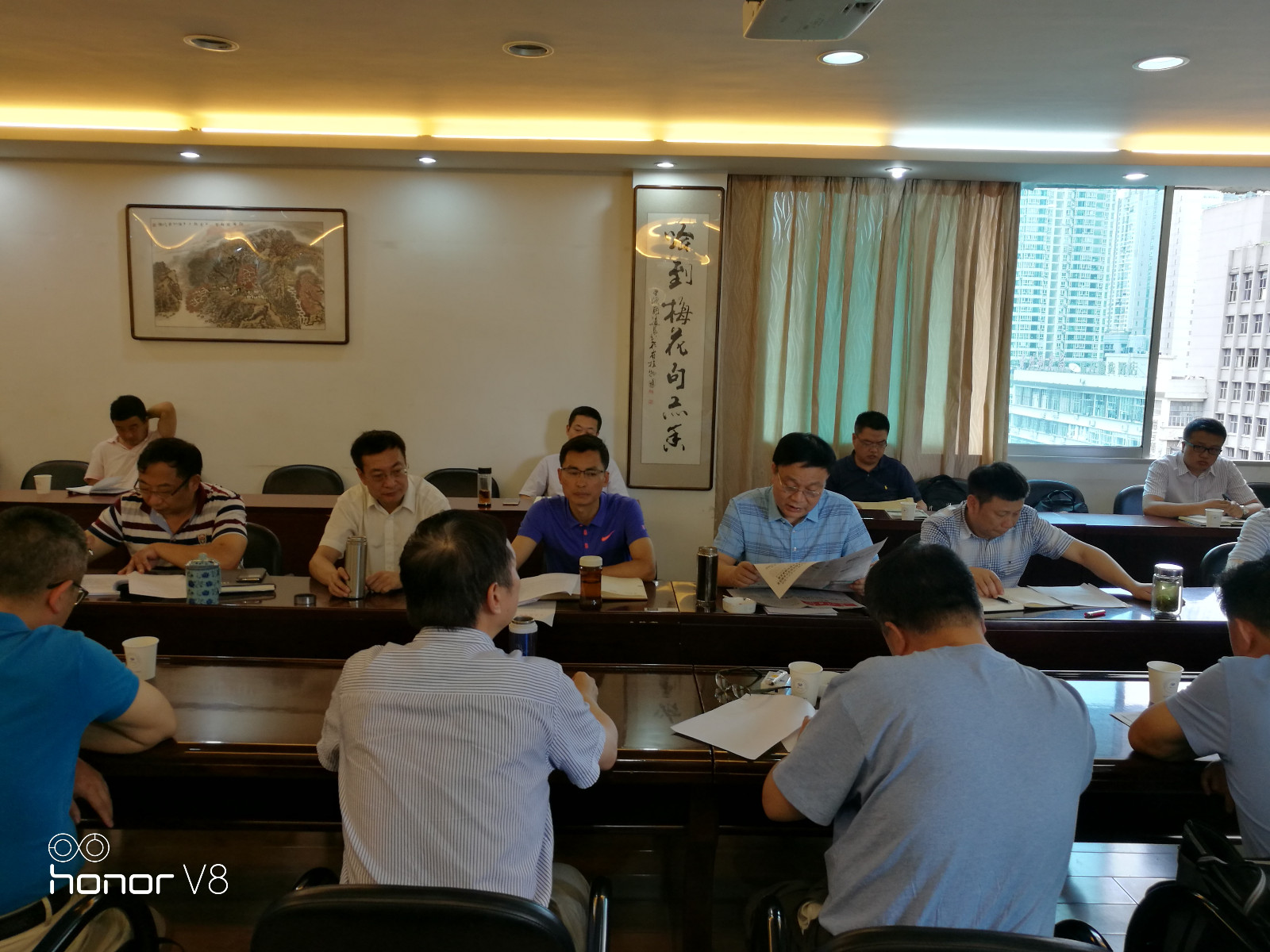 贵州科学院党委书记主持召开院党委扩大会议|