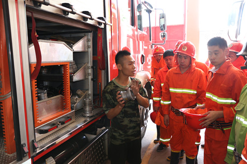 马尾罗星消防中队开展微型消防站联动作战能力