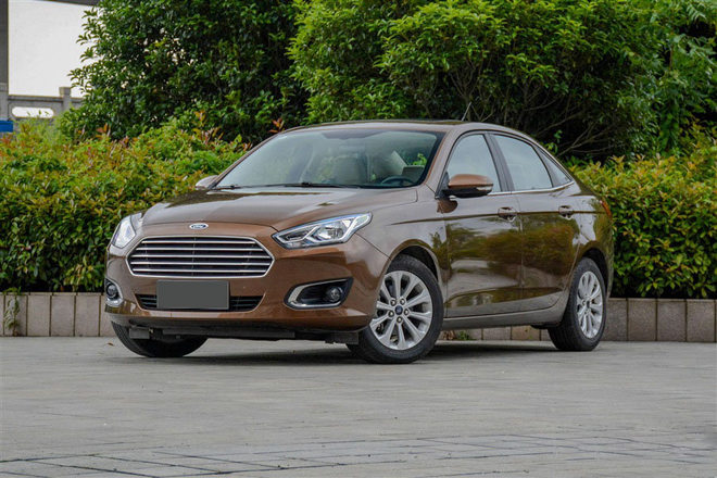 2017款福特福睿斯限时促销 最高降3.7万