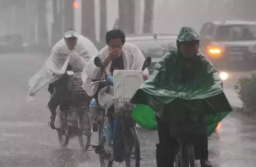 最新权威！太原大南门路段路面塌陷情况报告！本周雨雨雨雨雨！