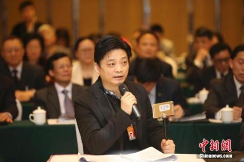 崔永元辞去非转基因食品商城职务 称得罪利益