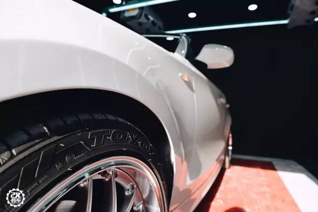 虽然还在上学,但山东车友早就和自己的宝马1系玩起了改装!