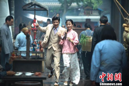 川剧电影《笑里藏刀》成都杀青 预计明年全国