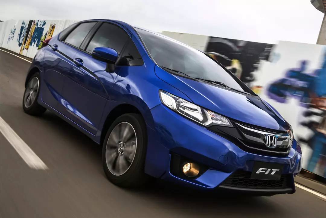 刚毕业的年轻人,只有10万,如何选择?