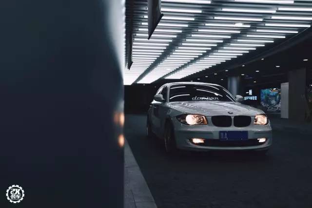 虽然还在上学,但山东车友早就和自己的宝马1系玩起了改装!