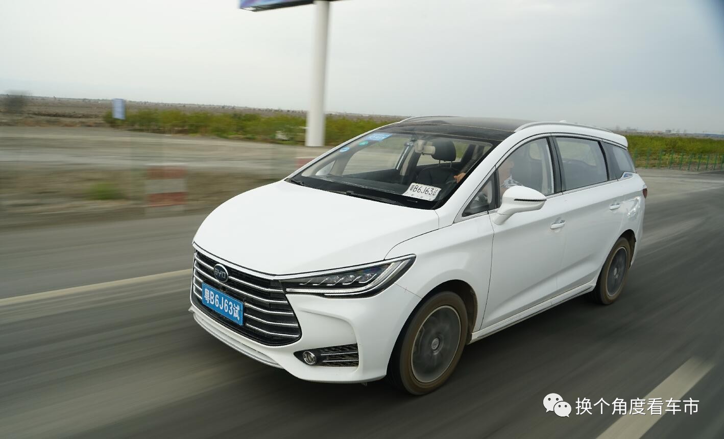 宋楠的比亚迪宋七座吐鲁番评测手记