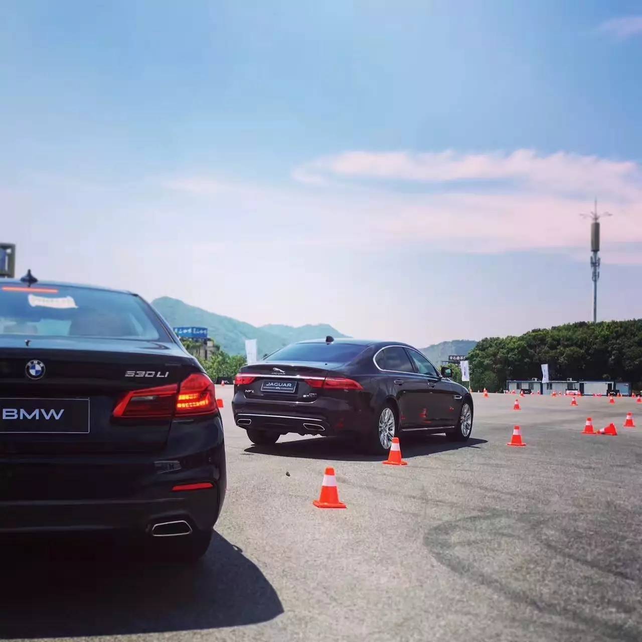 捷豹XFL和ABB同场比对,谁是行政级轿车王