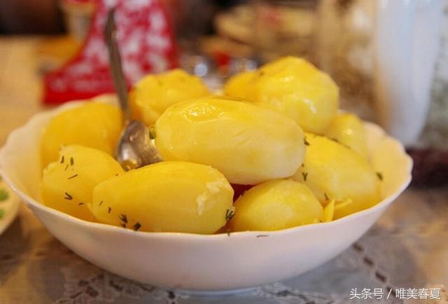 俄罗斯人日常都吃些什么？一组照片带你走进俄罗斯普通家庭看看