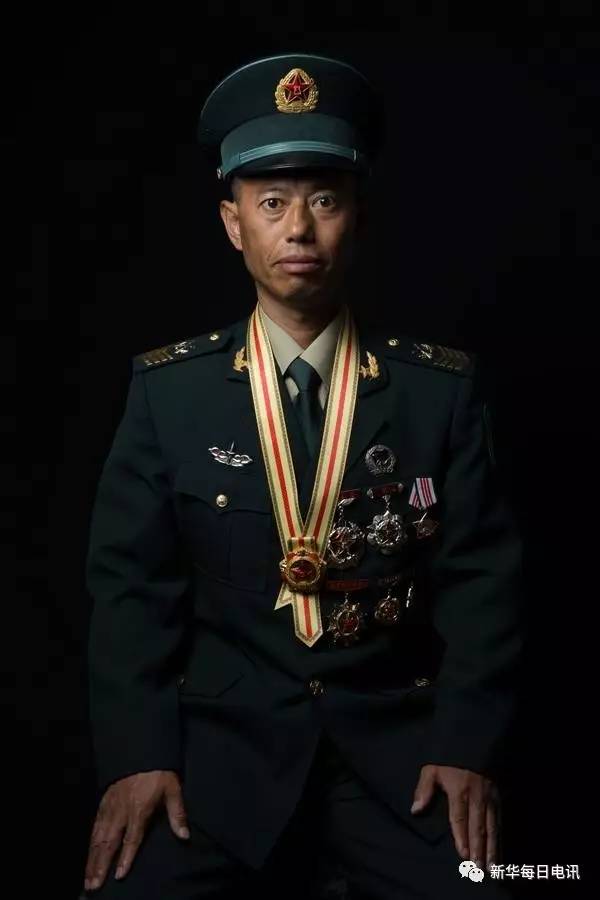 96722部队71分队班长王忠心，是建功基层、爱岗敬业的优秀士官（7月27日摄）。新华社记者 张玉薇 摄