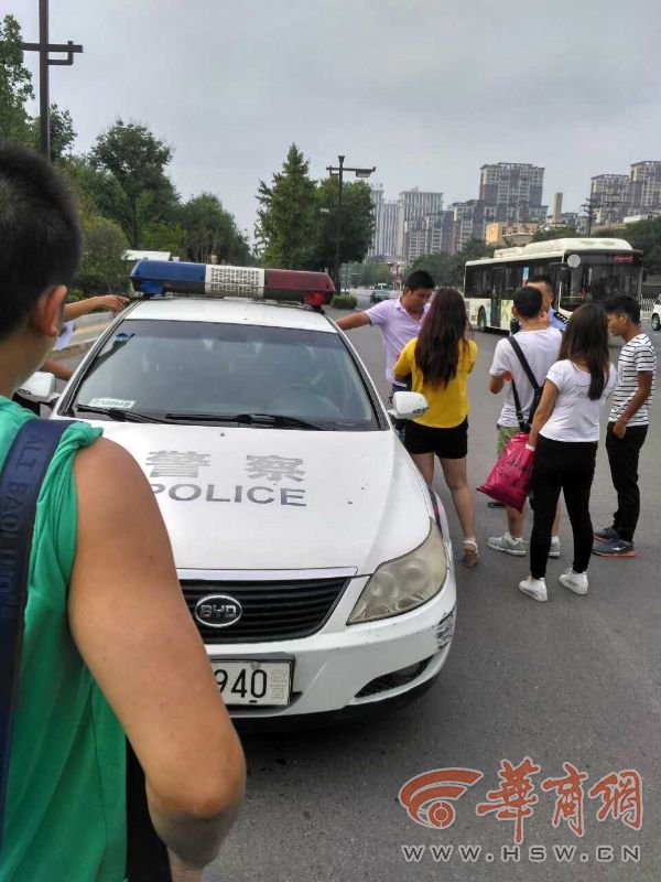 苏州乘客坐黑车被甩滞留西安 运政人员送他们