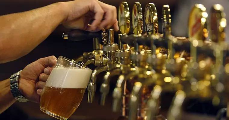 生啤、鲜啤、纯生、原浆的区别,99%的青岛人