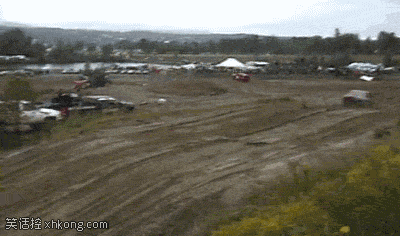 爆笑gif图:胸掉的那一瞬间,我的内心是崩溃的!