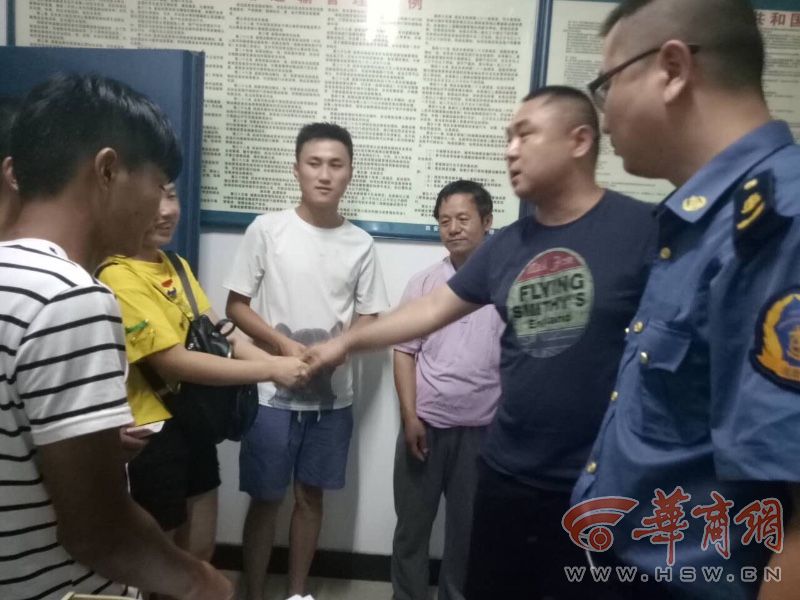 苏州乘客坐黑车被甩滞留西安 运政人员送他们