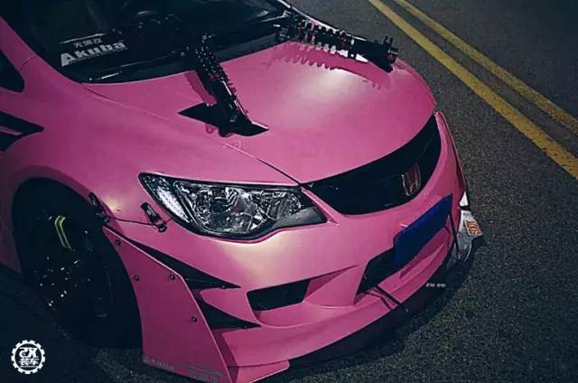 东莞车友花5万元买了辆本田思域,改装宽体之后真是又粉又炸!