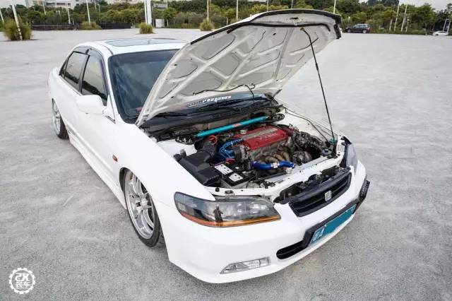 17年前的老雅阁移植红头发动机,220匹爆TEC声浪分分钟高潮!