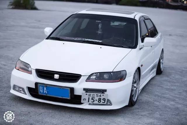 17年前的老雅阁移植红头发动机,220匹爆TEC声浪分分钟高潮!