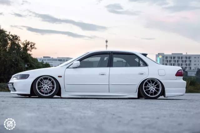 17年前的老雅阁移植红头发动机,220匹爆TEC声浪分分钟高潮!