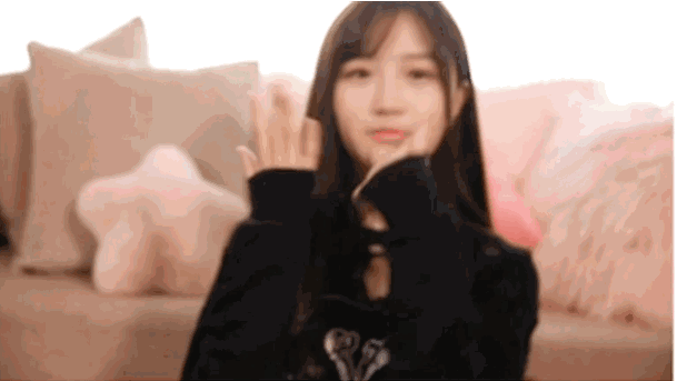 【少女的衣橱】snh48费沁源:16岁的她长那么甜,却是个