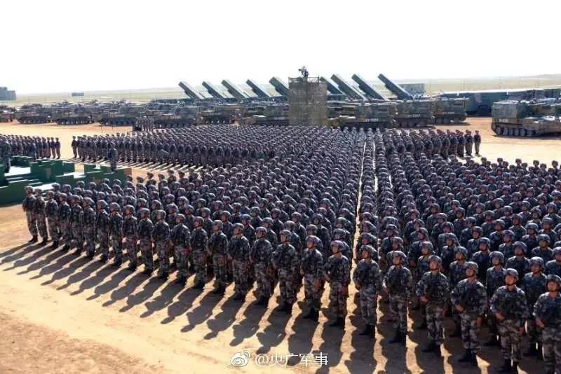 建军90周年大阅兵亮点盘点!歼-20等武器亮相!
