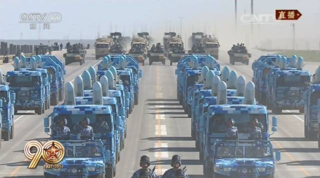 【超燃】朱日和沙场大阅兵,还是新疆人朋友圈