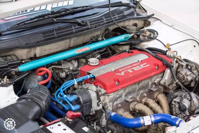 17年前的老雅阁移植红头发动机,220匹爆TEC声浪分分钟高潮!