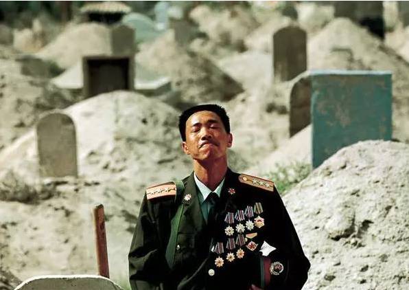 感动!朋友圈最动人的军人照片,看到第几张你泪