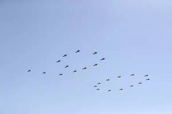 刚刚,在内蒙古朱日和举行的沙场大阅兵胜利完