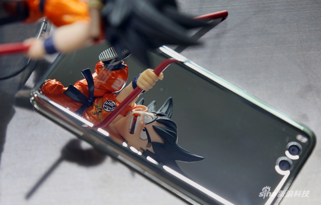 亮银版小米6评测:为什么会比索尼XZP的镜面难