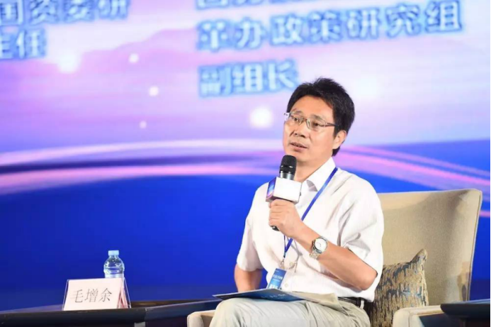 　国资报告杂志总编辑毛增余参与圆桌对话