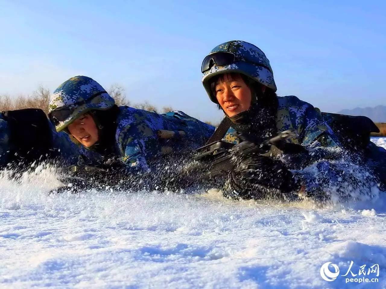 致敬朱日和女兵,看到她们才知道什么叫青春!|女