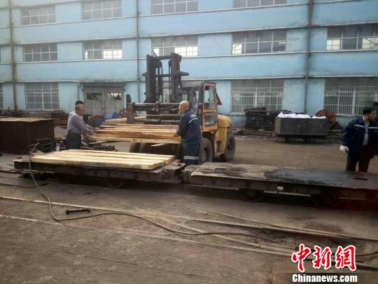 山西汾西矿业一煤矿废弃井筒坍塌3人被困 救援