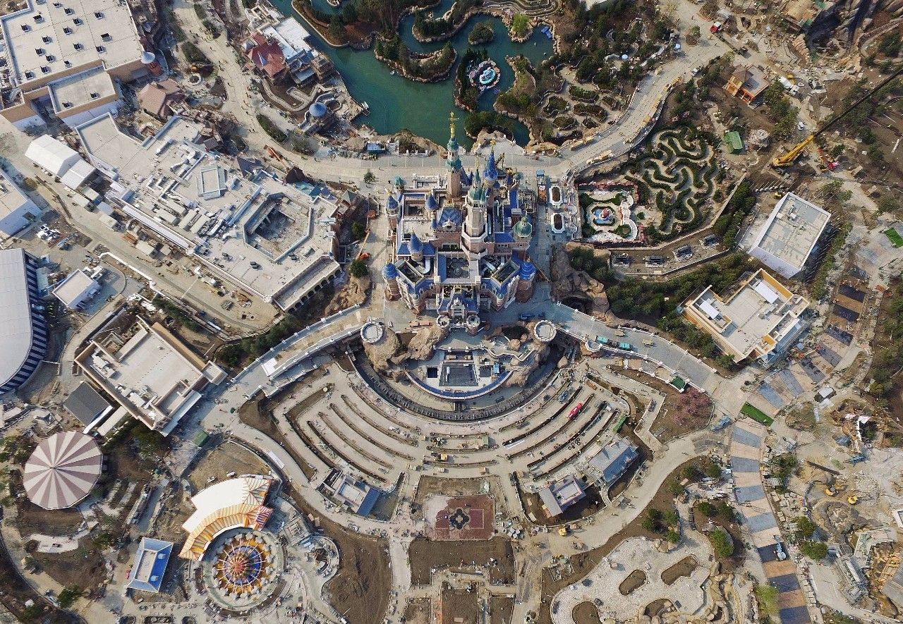 迪士尼乐园建成前的航拍图,此时这座梦幻乐园已经初步成型