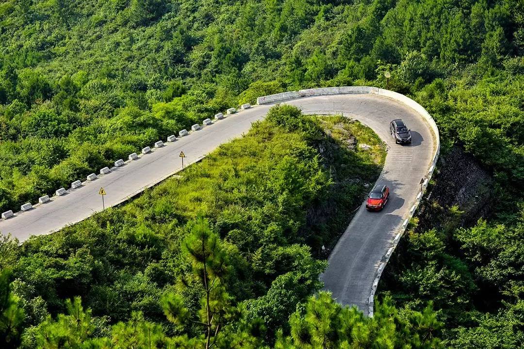 FAST射电望远镜与比亚迪宋DM，既仰望星空又脚踏实地