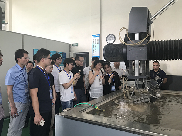 留学生建言一带一路:吸引海外人才存重理轻