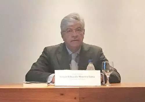金砖国家经济总量占世界的份额约为(3)