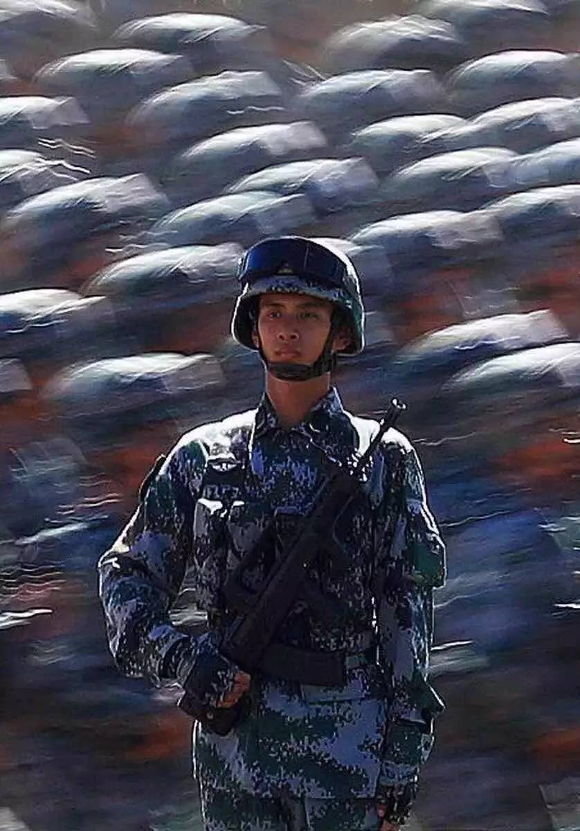 这五年，习近平统帅全军干了这些大事