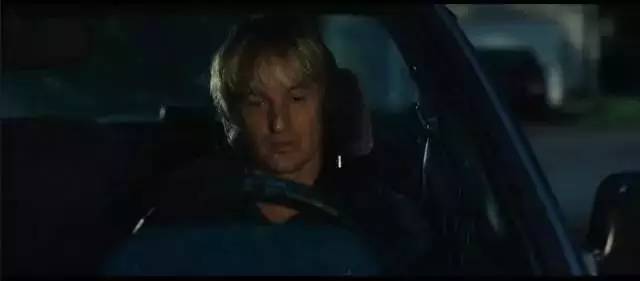 为什么到家门口了却还呆在车里?我只想有自己的一点空间和时间!