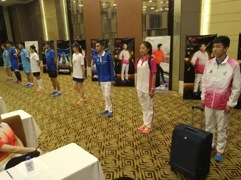 全运会天津代表团的运动员服装是这个样式的!