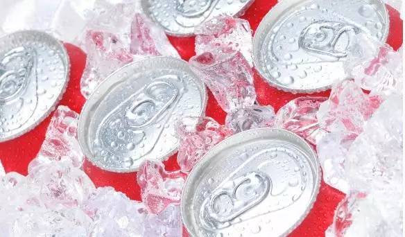 可乐冷冻后成炸弹,男孩脸部缝38针!这些千万