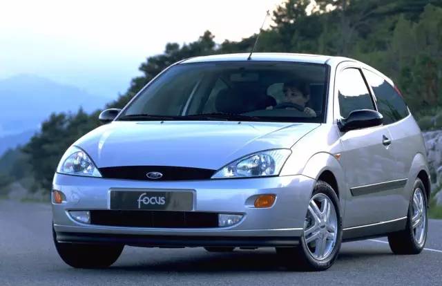 181匹的福特福克斯即将换代，能否怼得过177匹的本田思域？