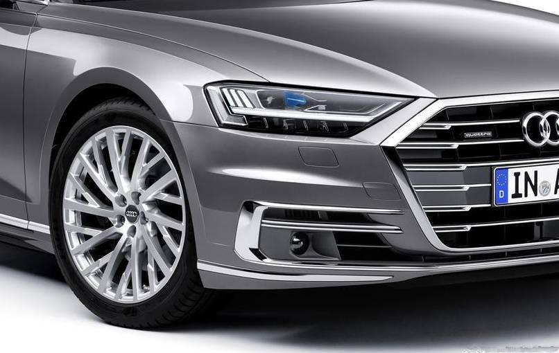 灯厂与匠人的较量,LS和A8换代后谁更强?