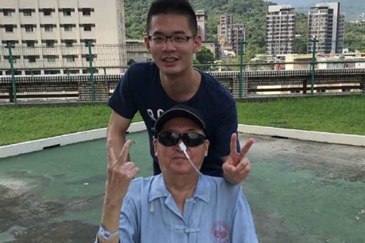  李戡贴出和父亲李敖的合照。（图片来源：李戡微博）