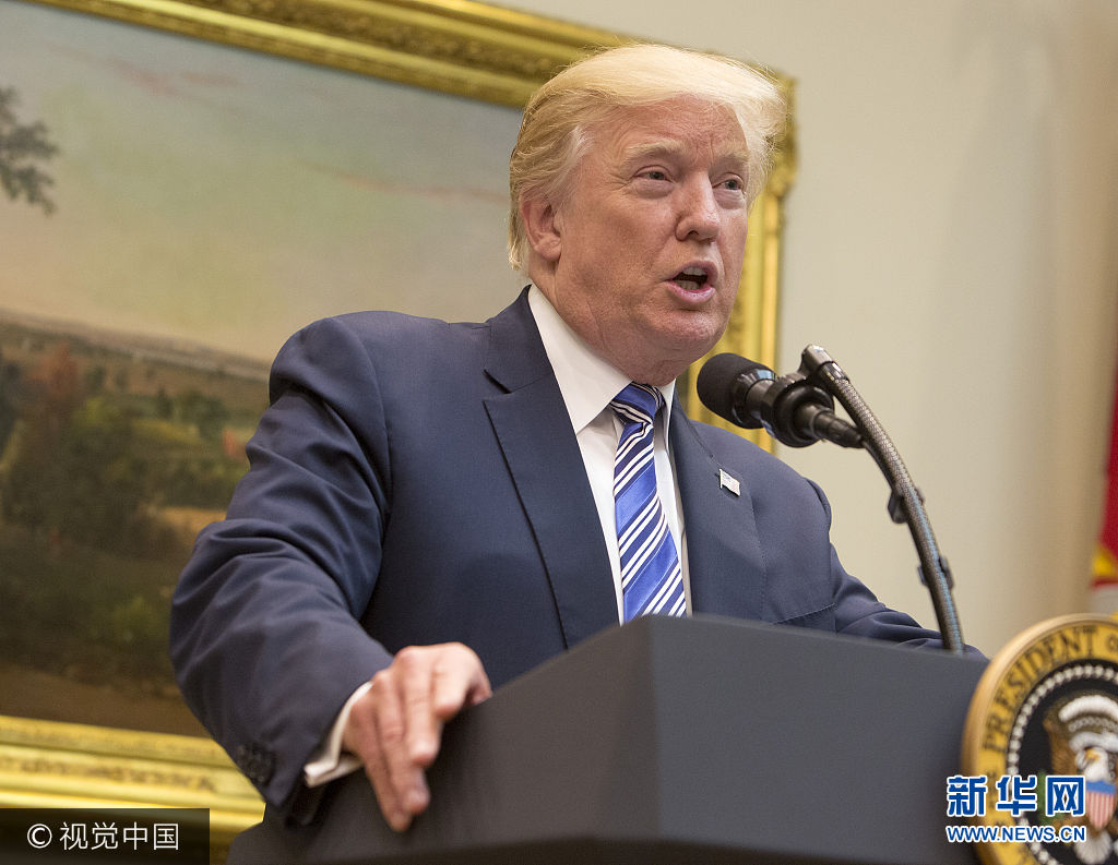 美国总统特朗普造访退伍军人事务部 见证老兵