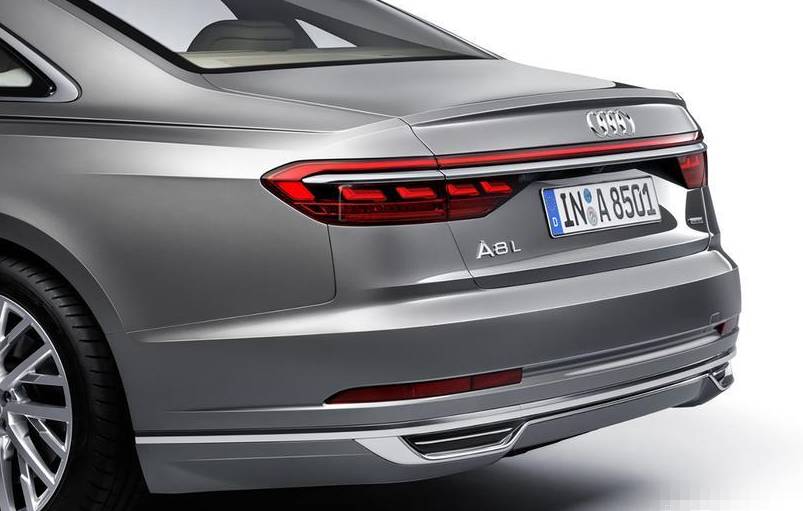 灯厂与匠人的较量,LS和A8换代后谁更强?