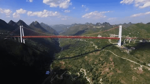 在建的桥梁,共有125座) 沪昆高速公路贵州境镇宁至胜境关段坝陵河大桥