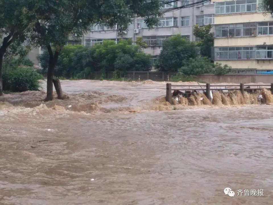 大旱三年的莱阳再遭大暴雨袭城!洪水倒灌西瓜