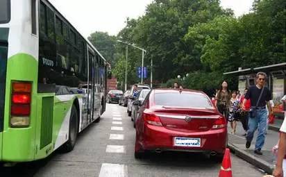 8月1日起,在加油站违章停车最高处罚2000元!