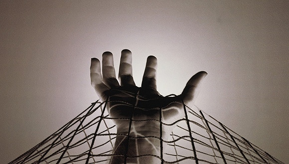 浙江一县人防办副主任上交假护照 机场准备外