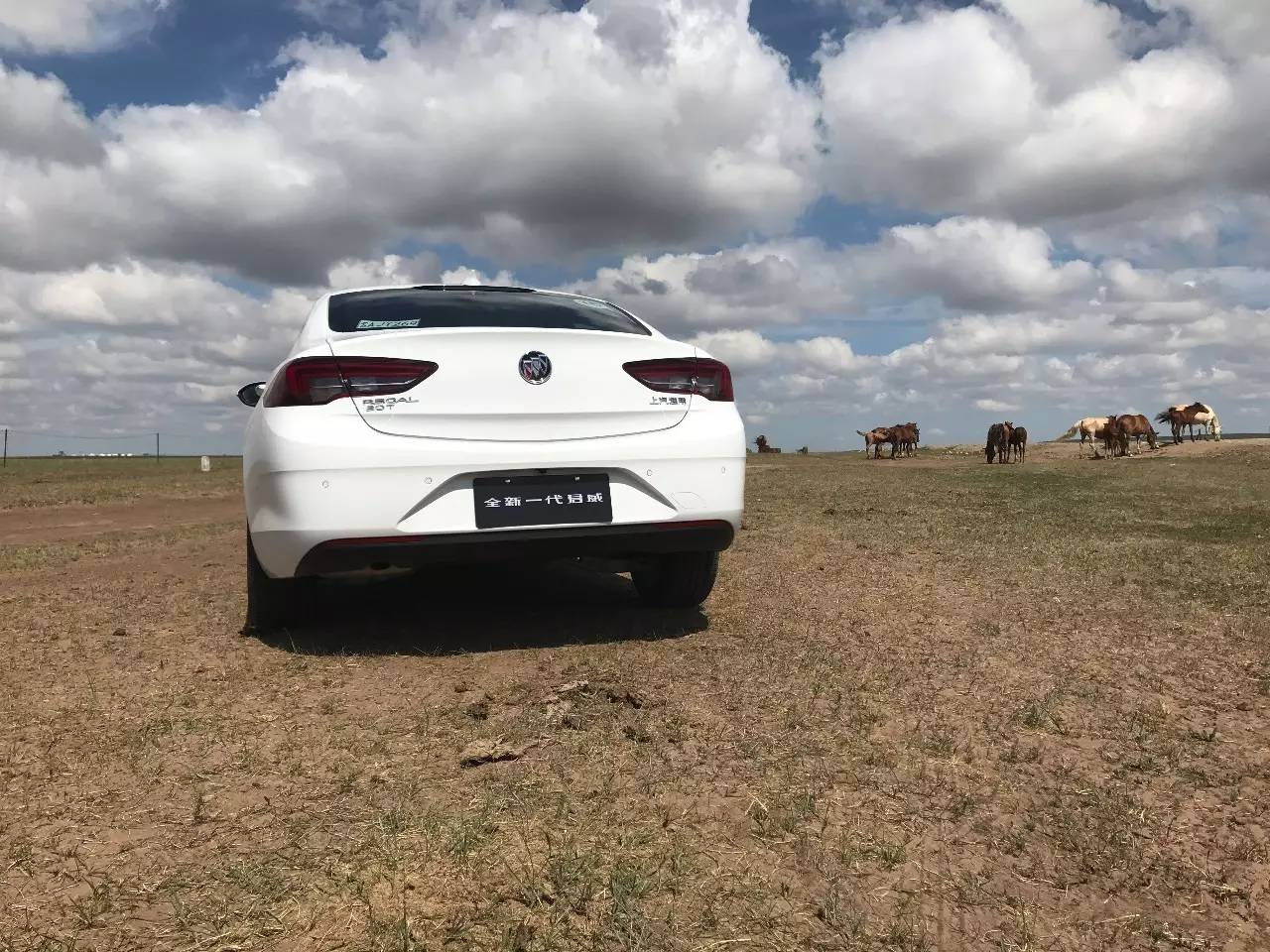 9AT很霸道,全新一代君威真的是“买变速箱送车”?